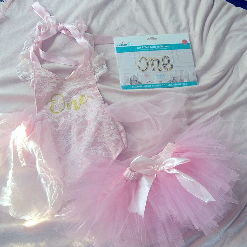 First Birthday Outfit Lace-Ruffles-Tulle-Gold Excellent Condition